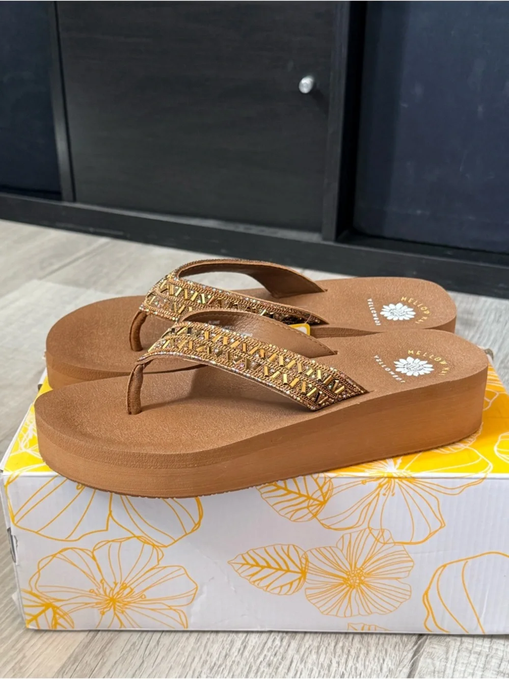 New Yellow Box Mellow Mat Blume Toast sandals size 7.5 - Picture 1 of 9